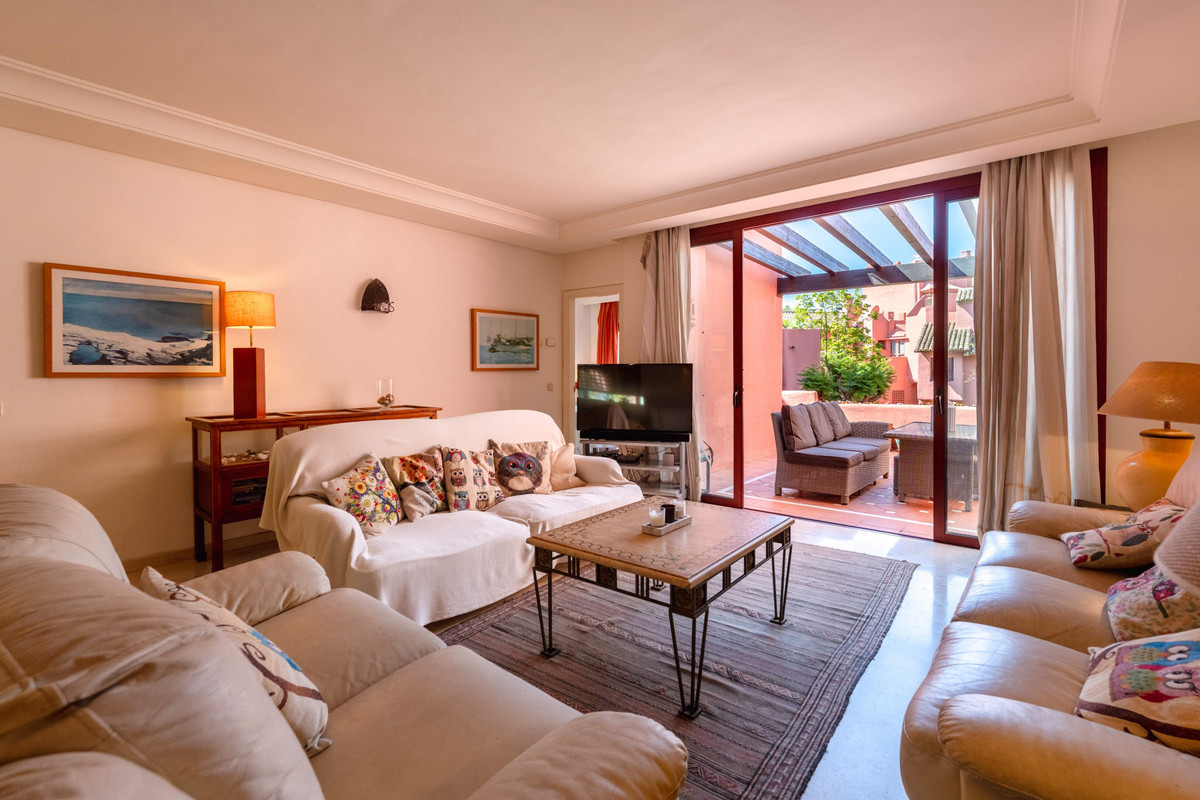 Appartement te koop in Estepona | 3 slaapkamers H5380384