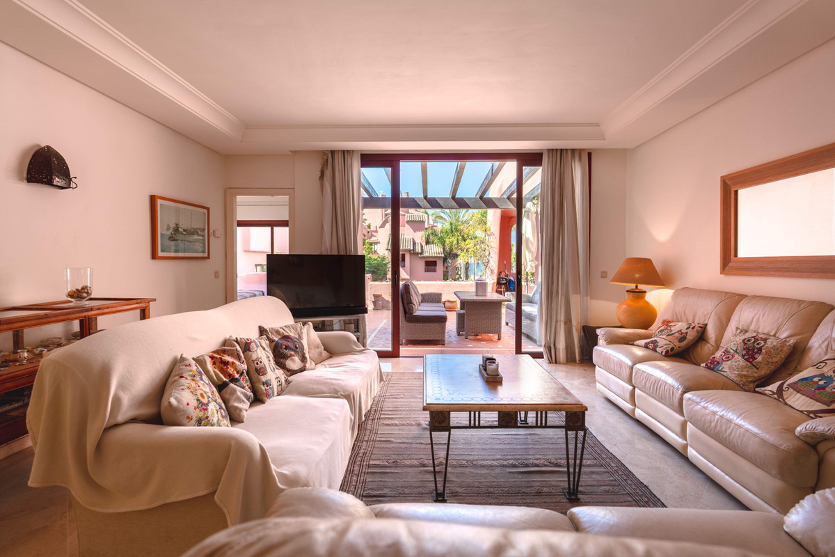 Appartement te koop in Estepona | 3 slaapkamers H5380384