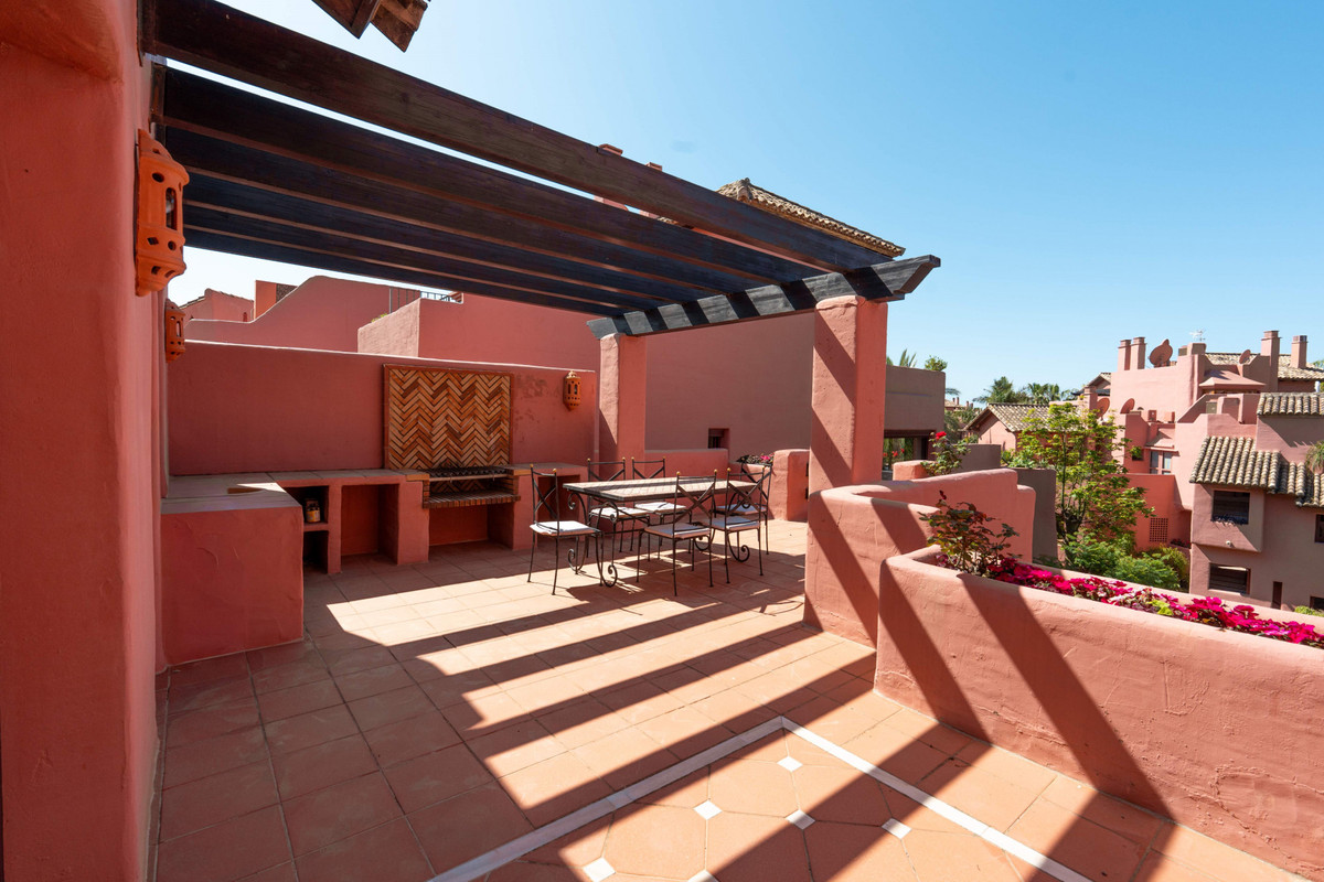 Appartement te koop in Estepona | 3 slaapkamers H5380384