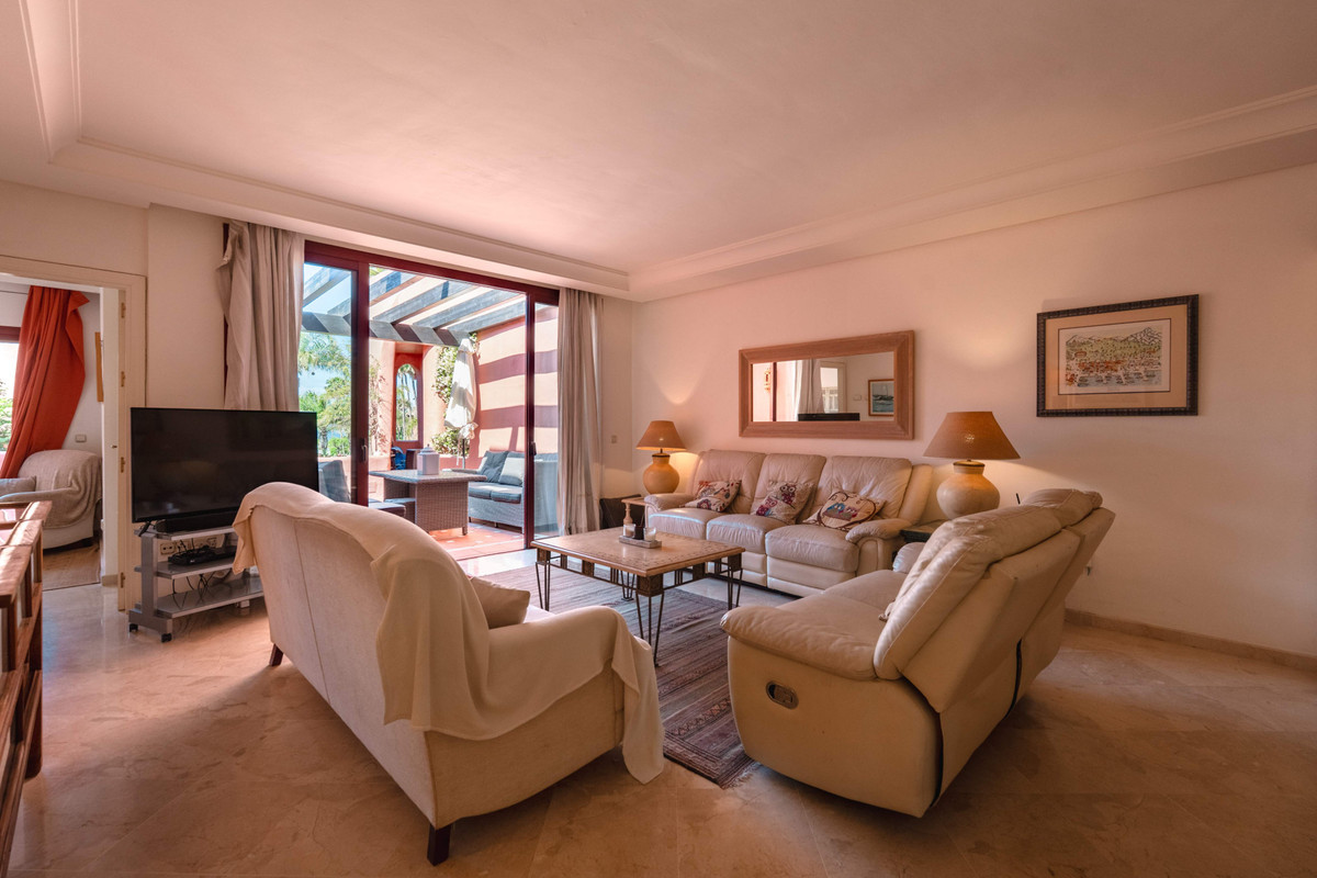Appartement te koop in Estepona | 3 slaapkamers H5380384