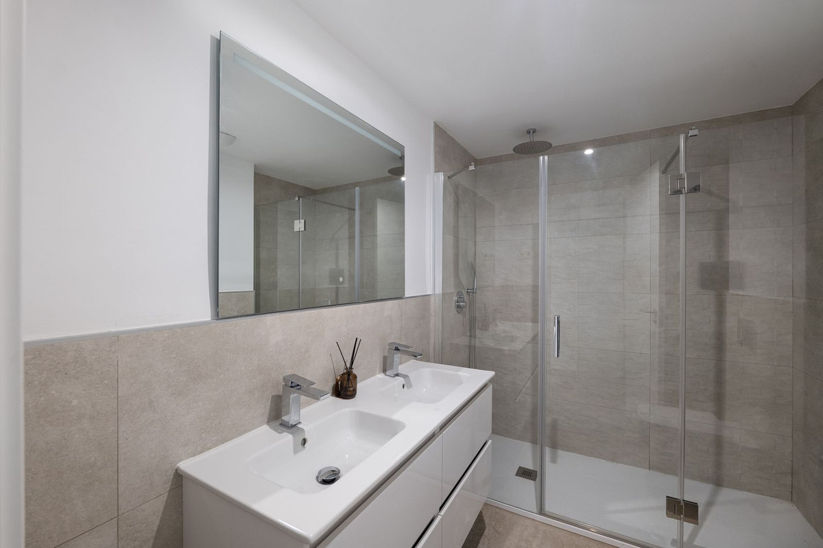 Appartement te koop in Estepona | 3 slaapkamers H5382052