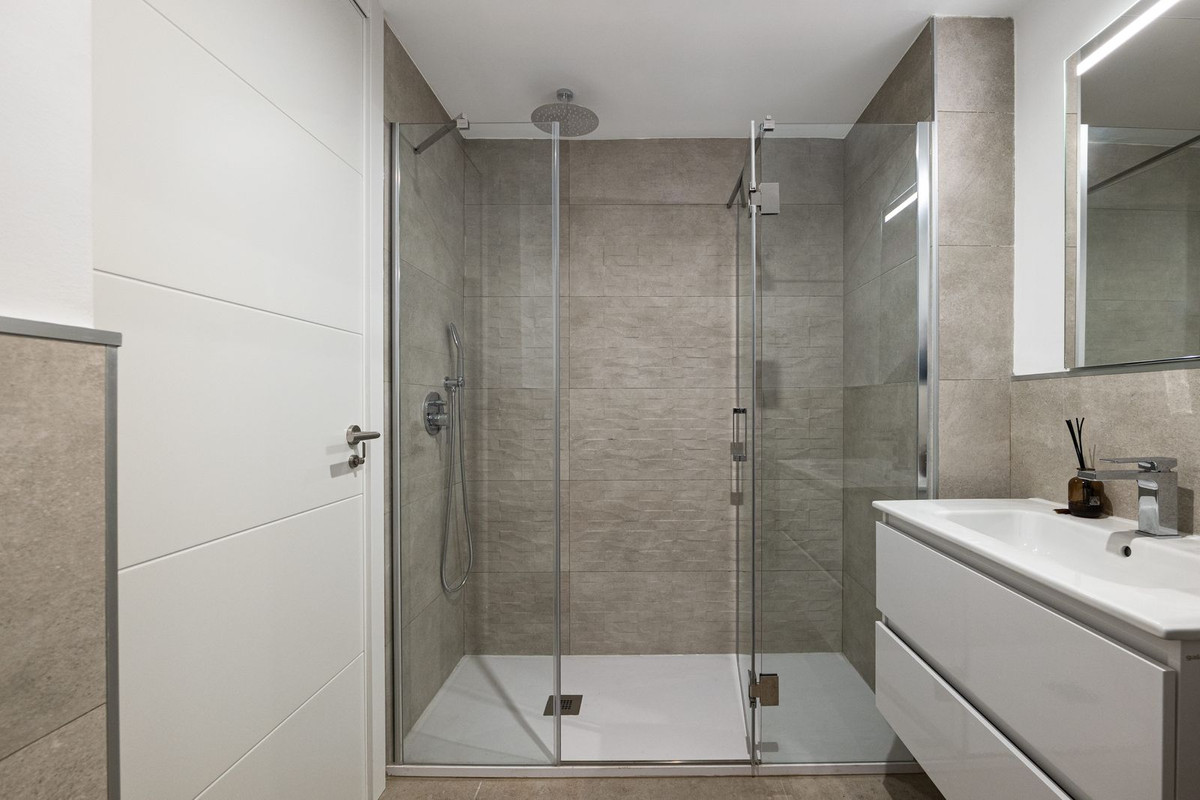Appartement te koop in Estepona | 3 slaapkamers H5382052