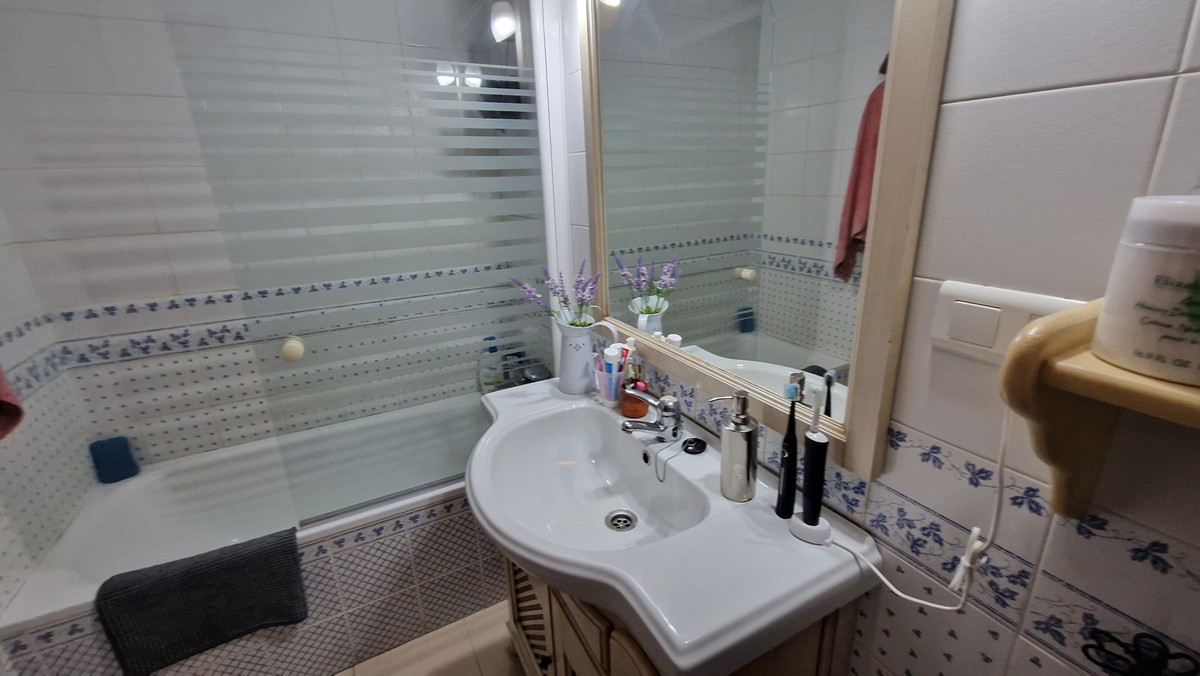 Appartement te koop in Estepona | 3 slaapkamers H5382376