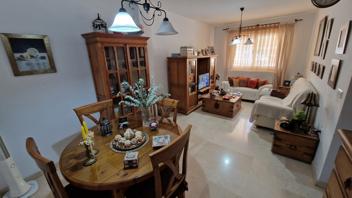Appartement te koop in Estepona | 3 slaapkamers H5382376