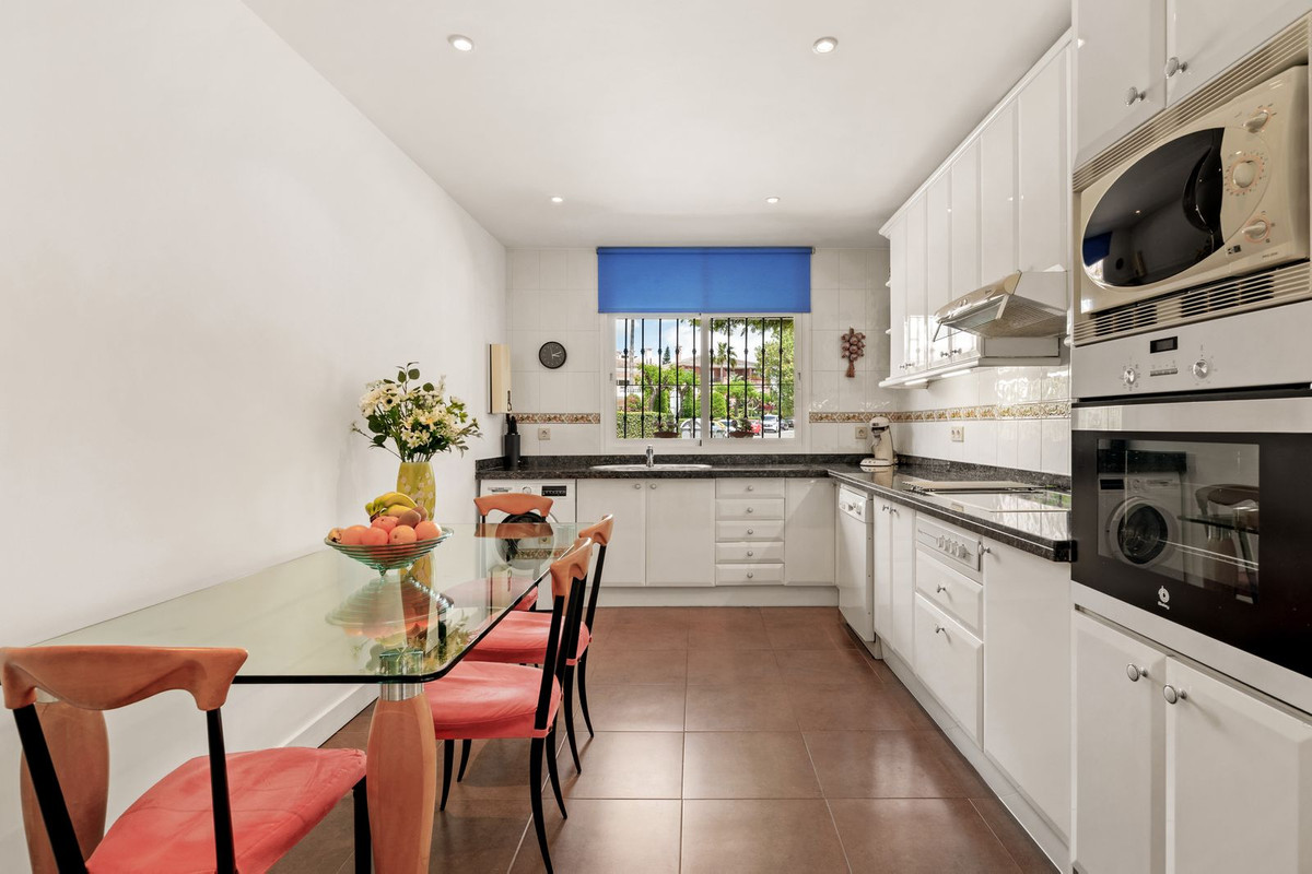 Appartement te koop in Estepona | 2 slaapkamers H5382901