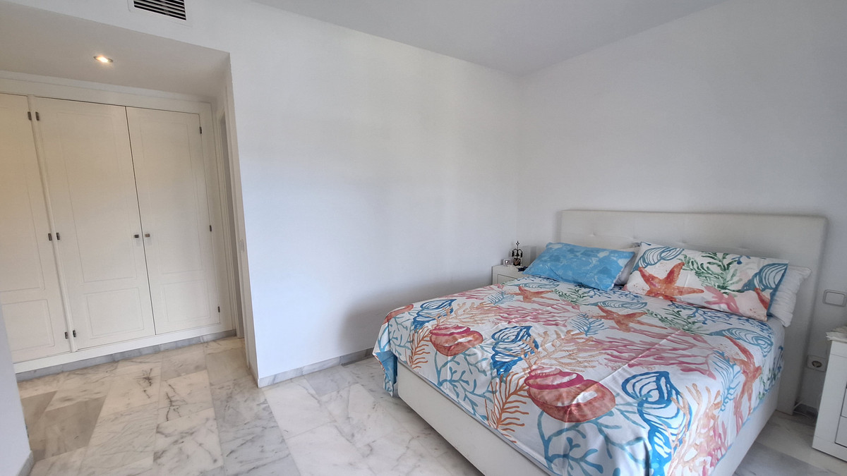 Appartement te koop in Estepona | 3 slaapkamers H5383261