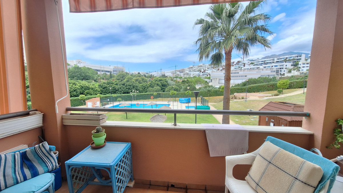 Appartement te koop in Estepona | 3 slaapkamers H5383261