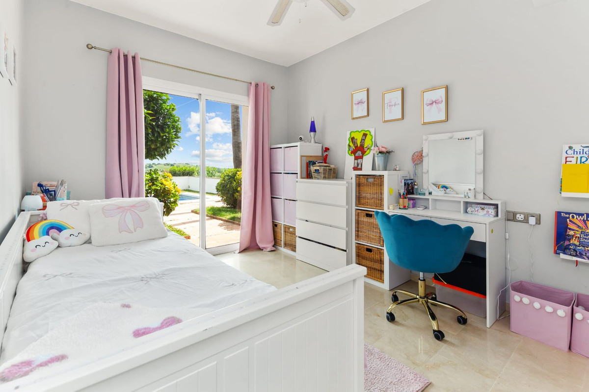 Huis te koop in Estepona | 3 slaapkamers H5388157