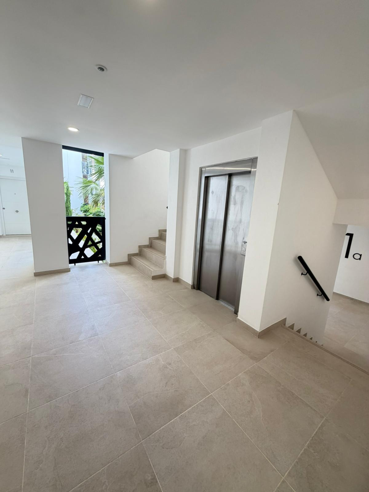 Appartement te koop in Estepona | 2 slaapkamers H5388343