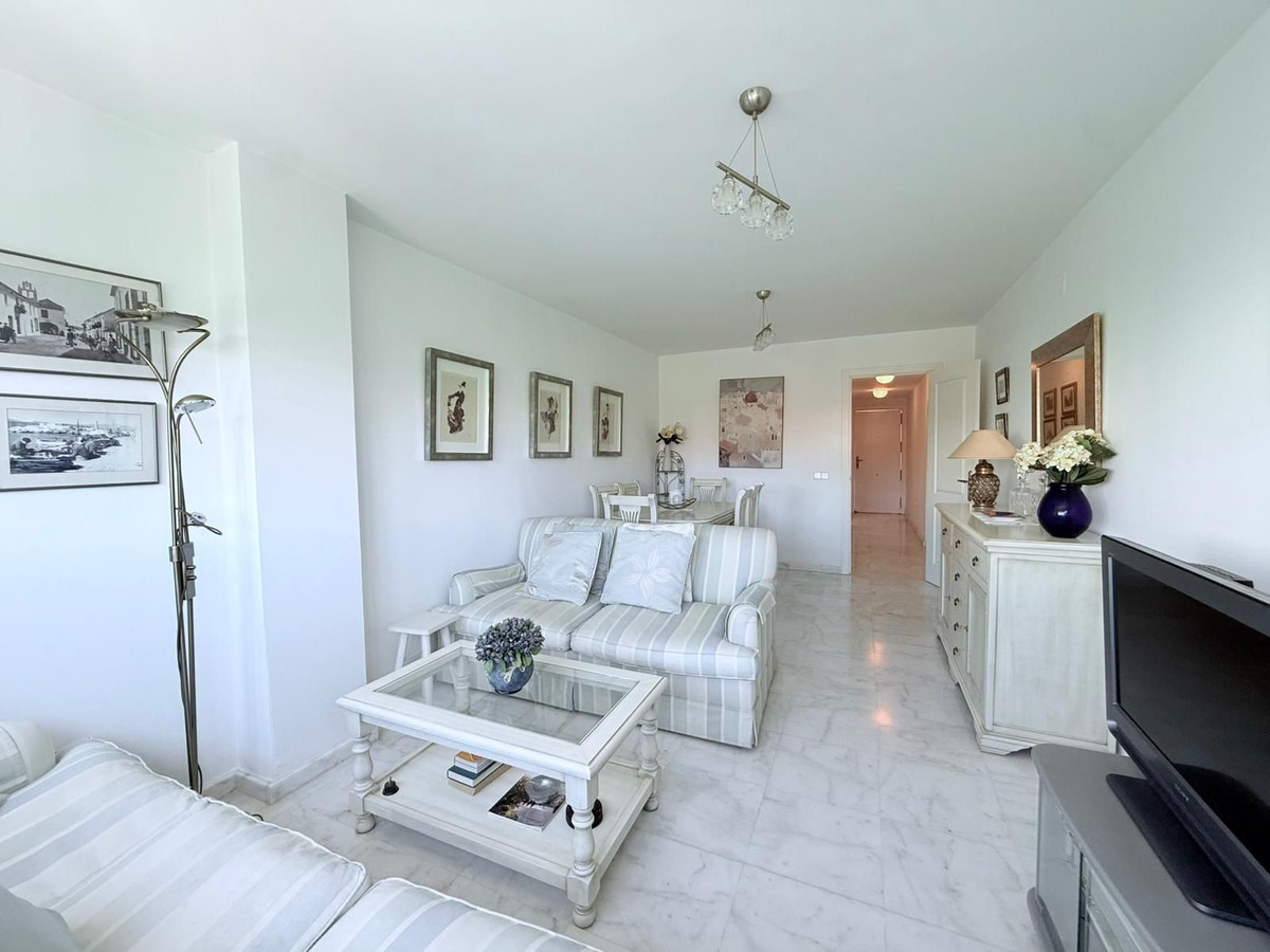 Appartement te koop in Estepona | 2 slaapkamers H5388781