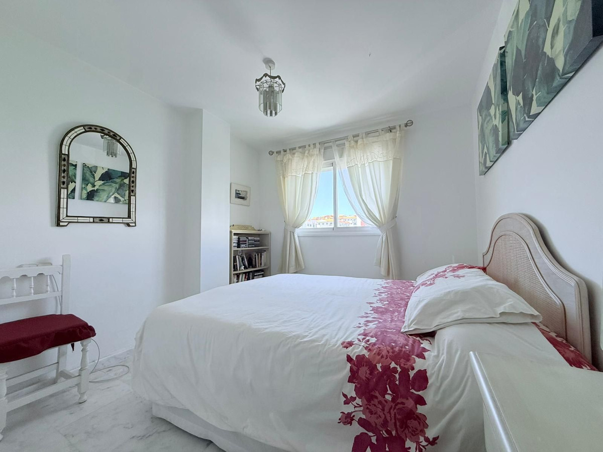 Appartement te koop in Estepona | 2 slaapkamers H5388781