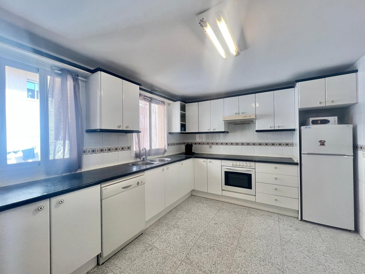 Appartement te koop in Estepona | 3 slaapkamers H5390110