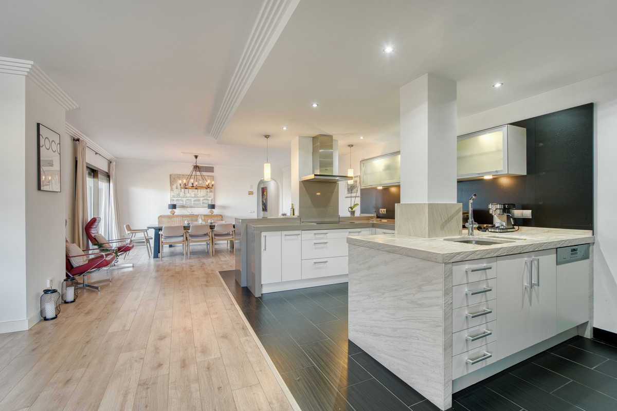 Penthouse te koop in Estepona | 2 slaapkamers H5391574