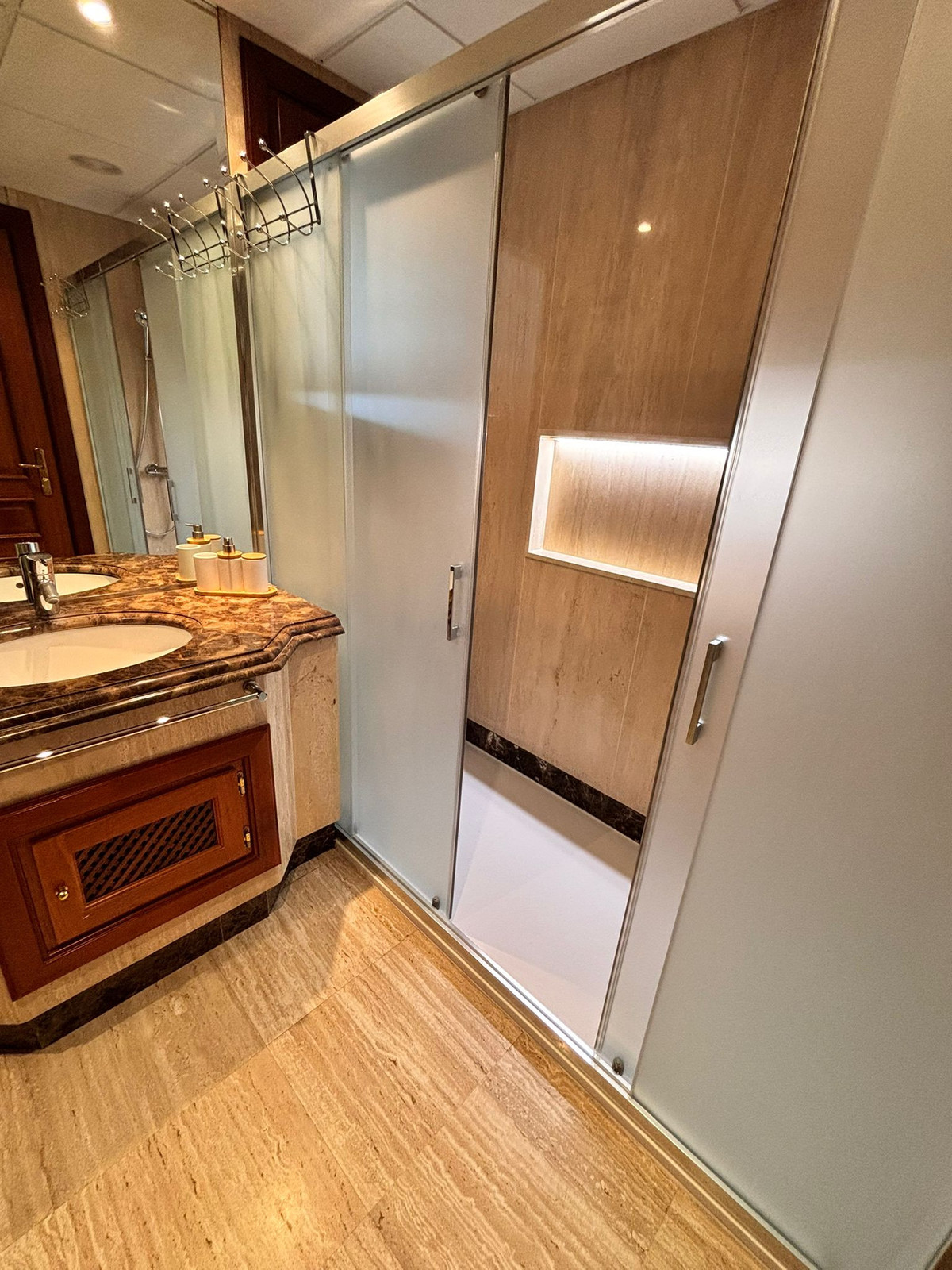 Appartement te koop in Estepona | 3 slaapkamers H5391646