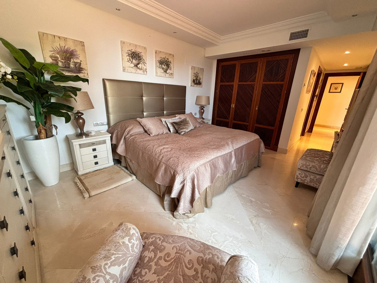 Appartement te koop in Estepona | 3 slaapkamers H5391646
