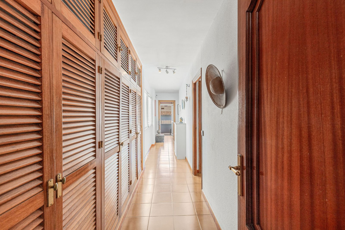 Appartement te koop in Estepona | 6 slaapkamers H5393140