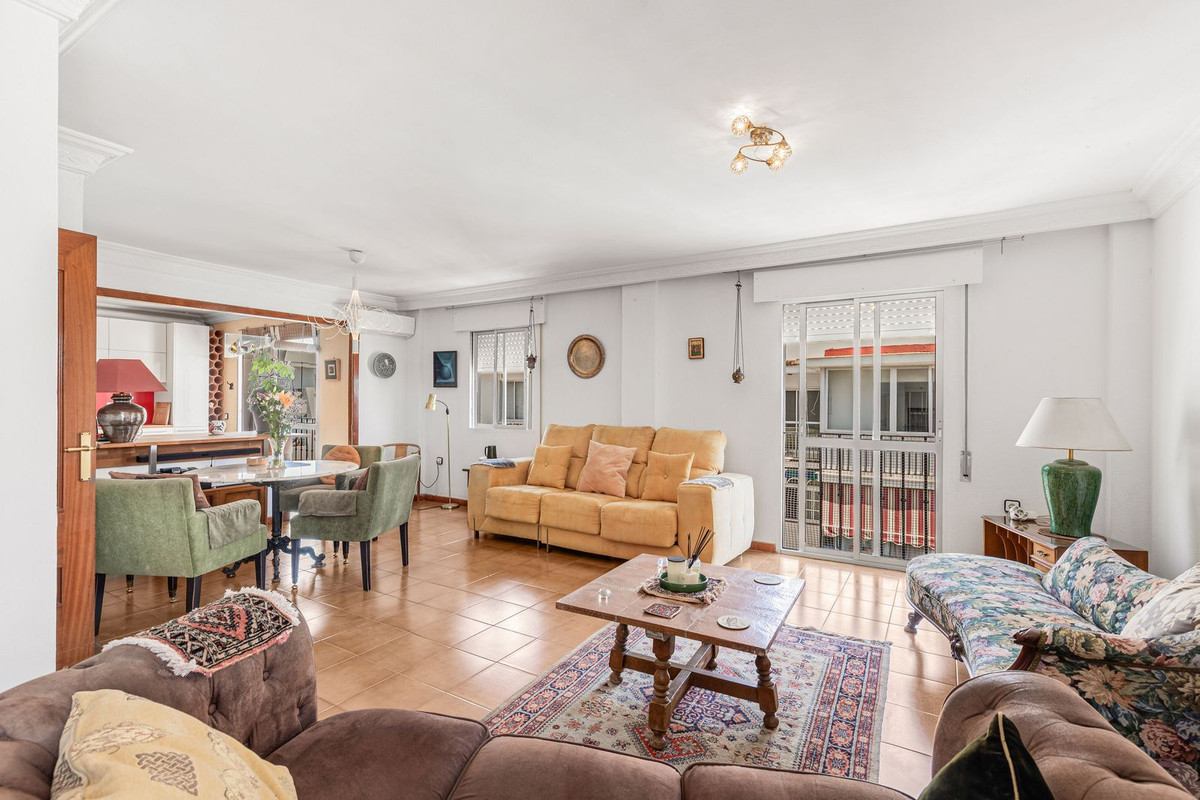 Appartement te koop in Estepona | 6 slaapkamers H5393140