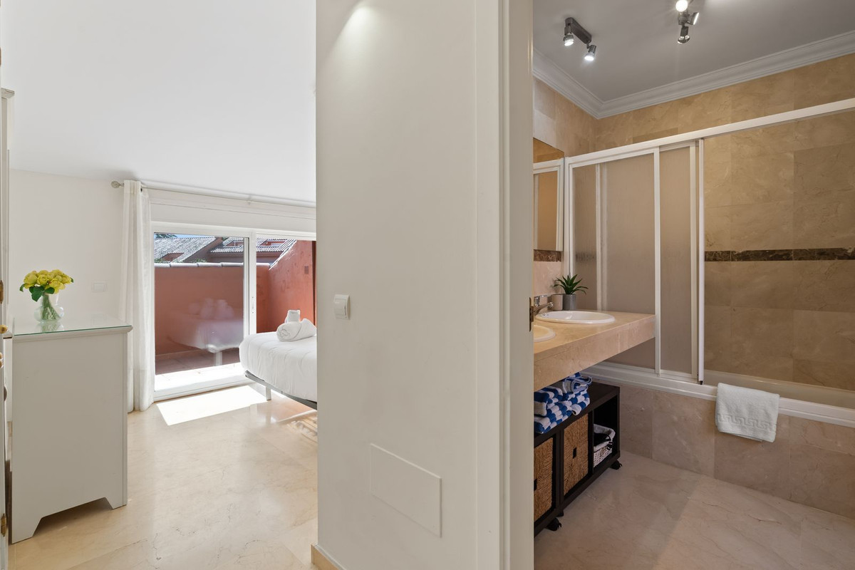 Appartement te koop in Estepona | 3 slaapkamers H5393152