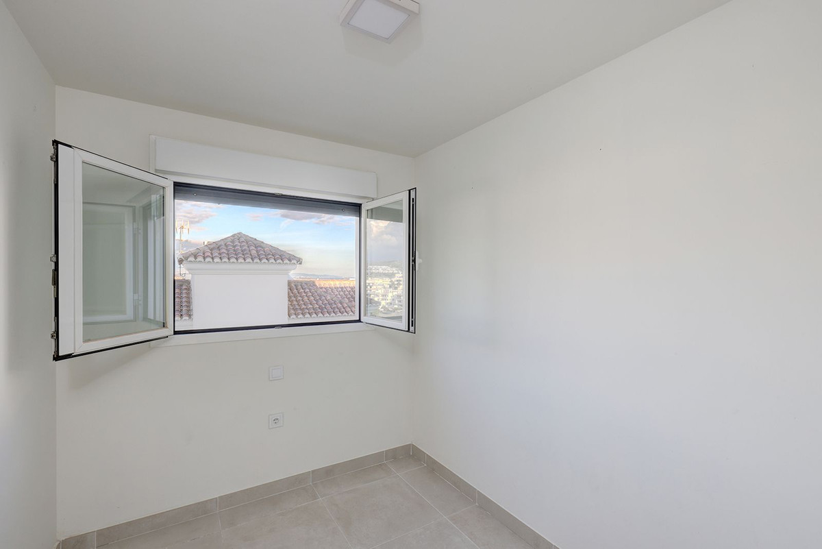 Appartement te koop in Estepona | 3 slaapkamers H5393347