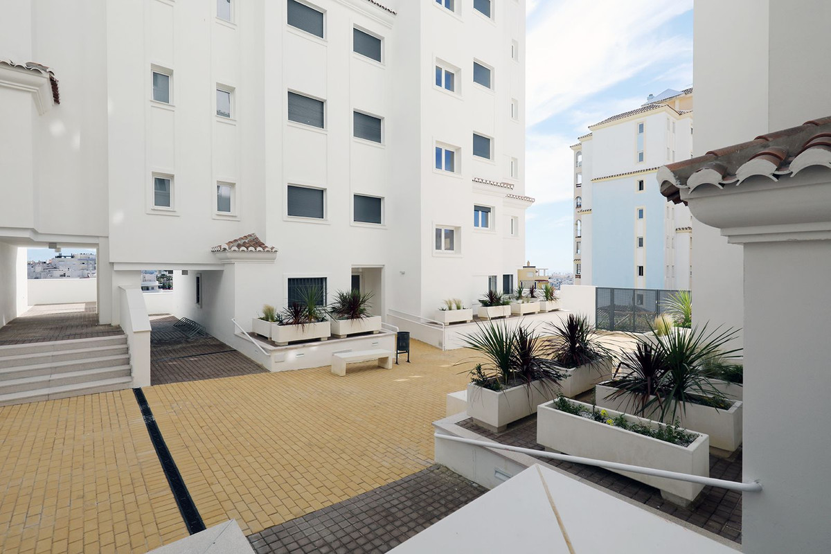 Appartement te koop in Estepona | 3 slaapkamers H5393347