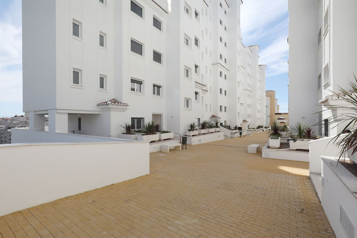 Appartement te koop in Estepona | 3 slaapkamers H5393347