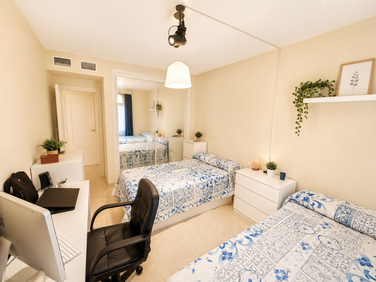 Appartement te koop in Estepona | 4 slaapkamers H5394913