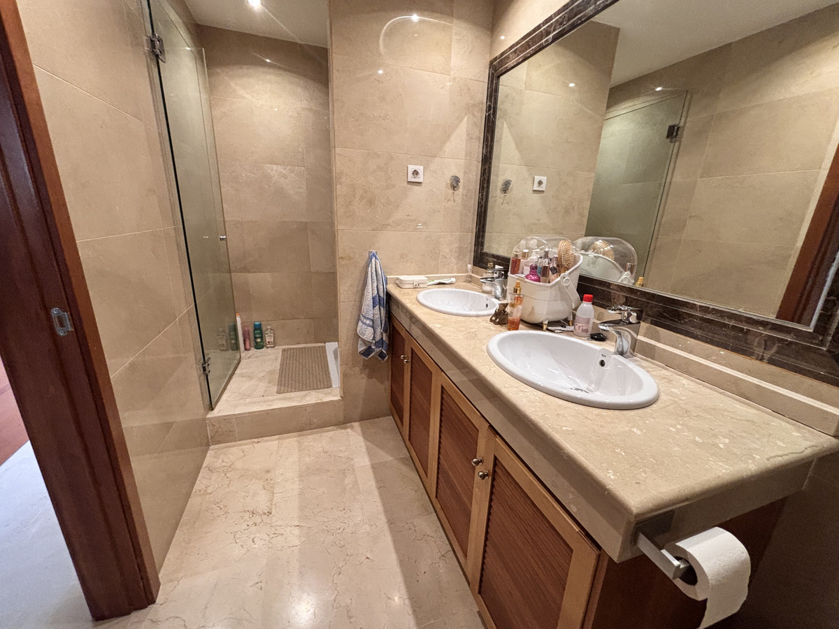 Appartement te koop in Estepona | 3 slaapkamers H5395264
