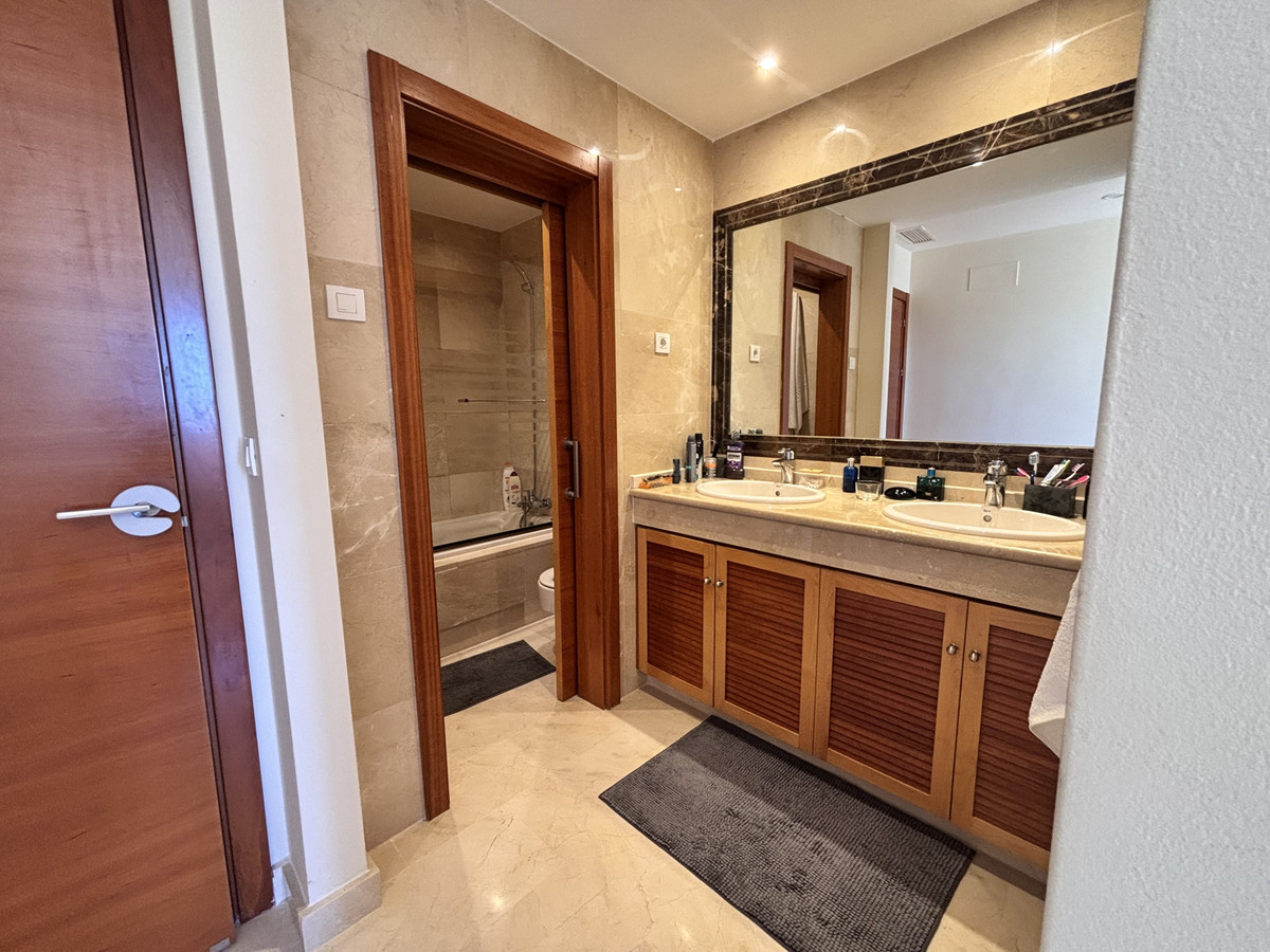 Appartement te koop in Estepona | 3 slaapkamers H5395264