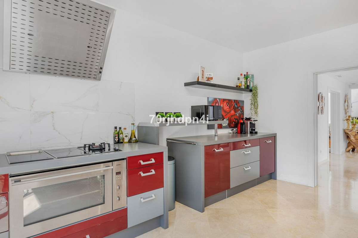 Appartement te koop in Estepona | 5 slaapkamers H5395723