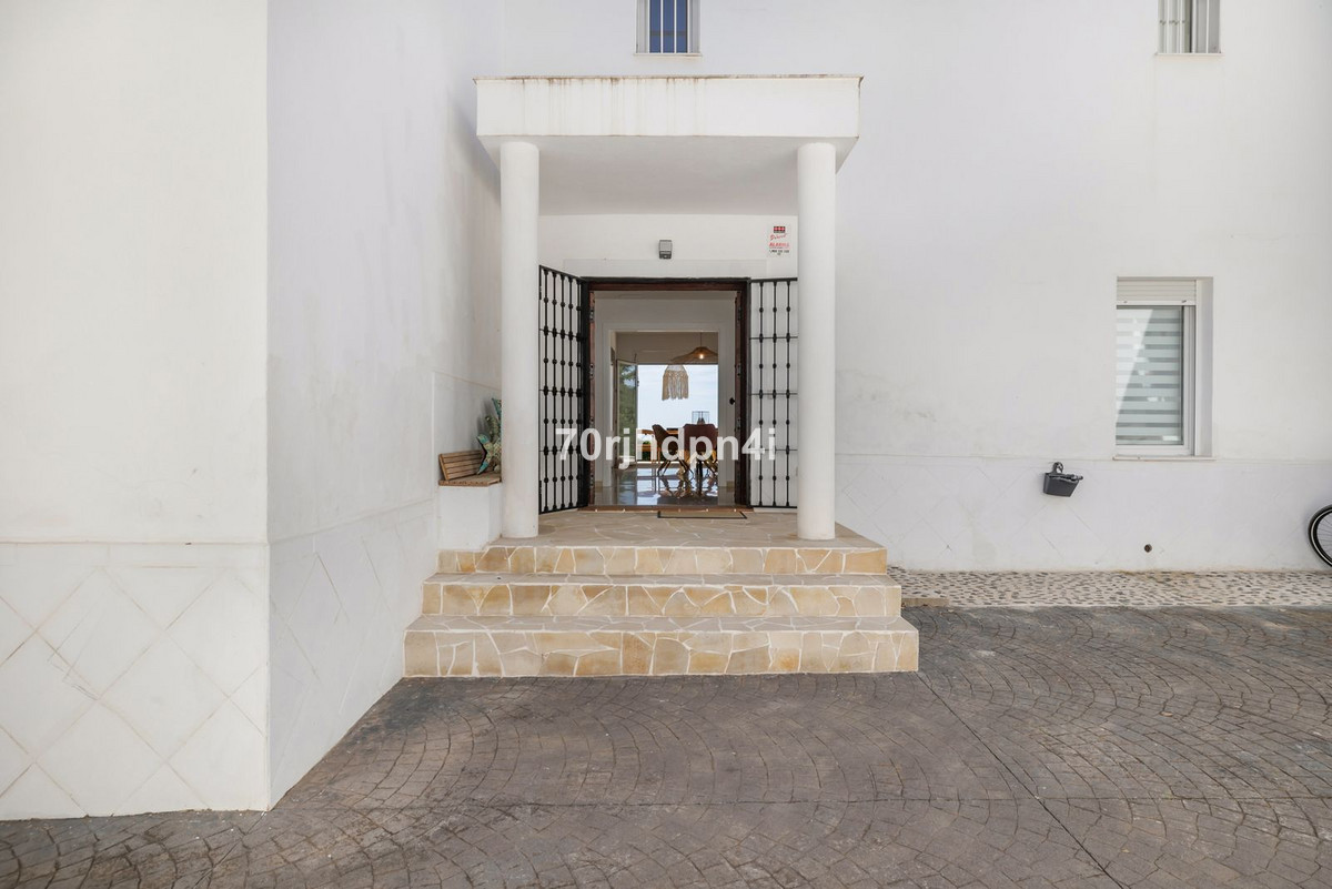 Appartement te koop in Estepona | 5 slaapkamers H5395723