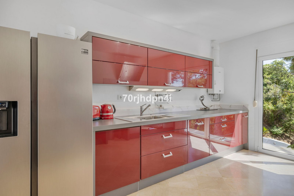 Appartement te koop in Estepona | 5 slaapkamers H5395723