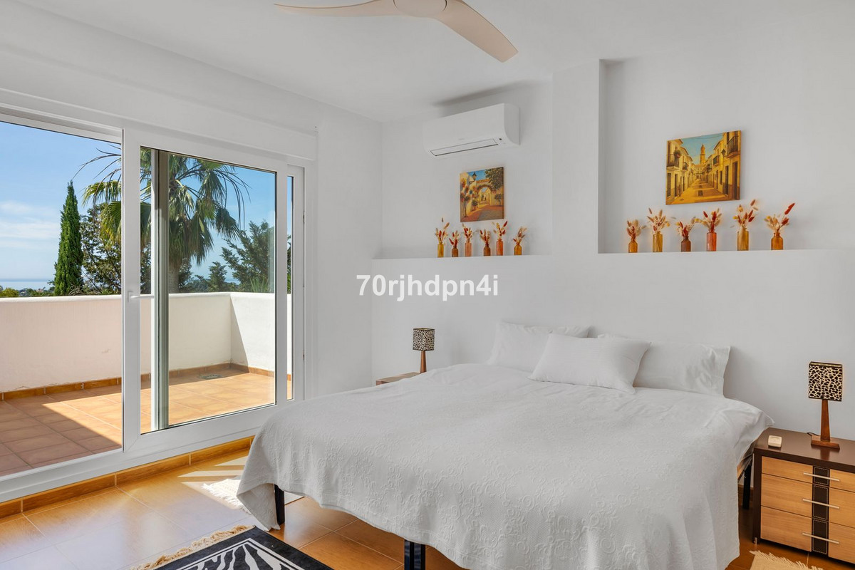 Appartement te koop in Estepona | 5 slaapkamers H5395723