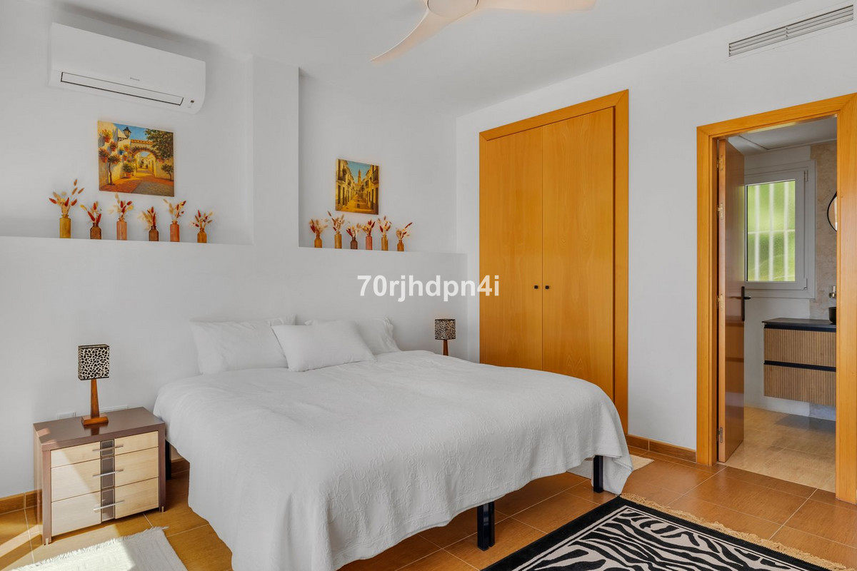 Appartement te koop in Estepona | 5 slaapkamers H5395723