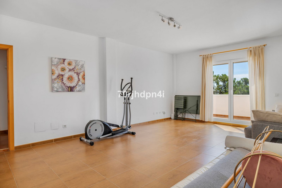 Appartement te koop in Estepona | 5 slaapkamers H5395723