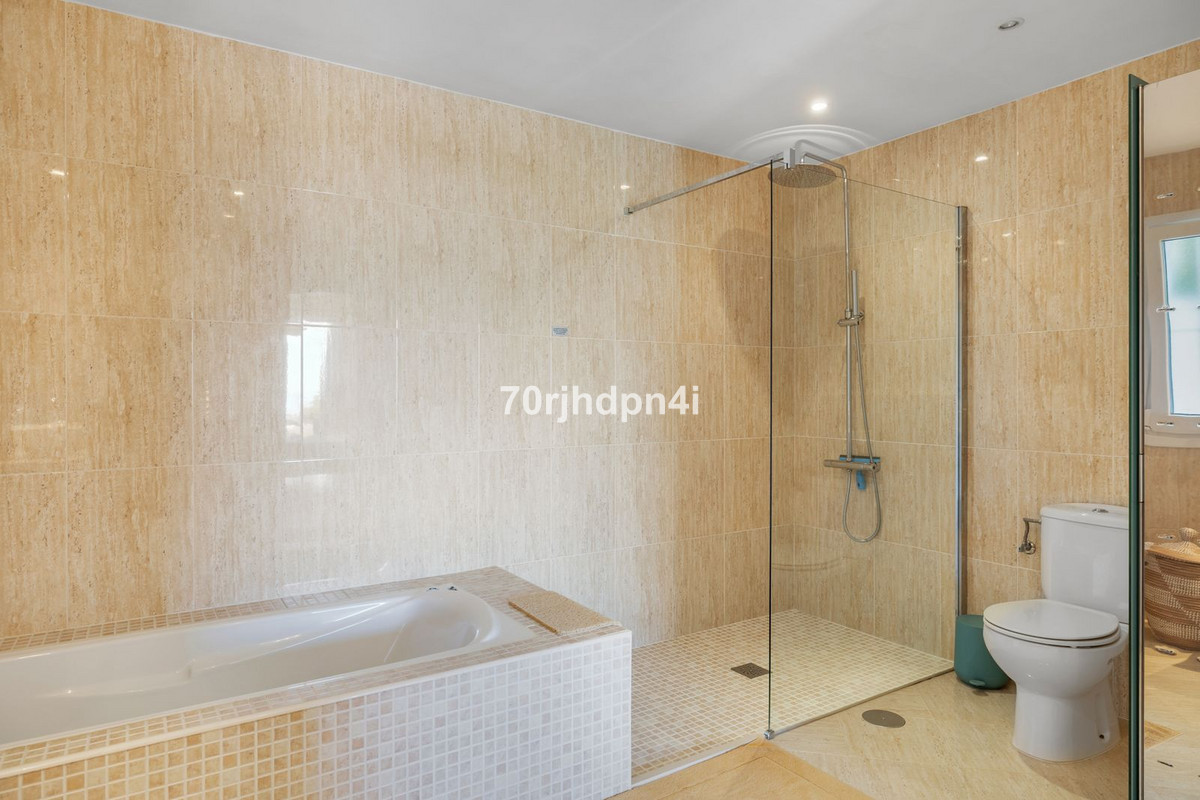 Appartement te koop in Estepona | 5 slaapkamers H5395723