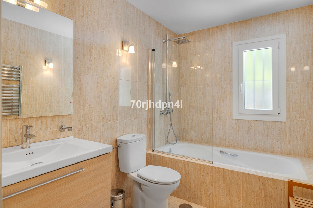 Appartement te koop in Estepona | 5 slaapkamers H5395723
