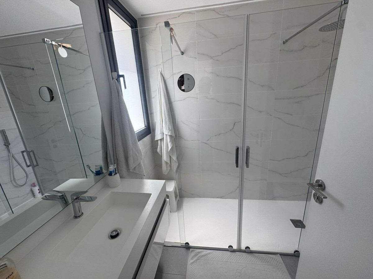 Appartement te koop in Estepona | 3 slaapkamers H5396257