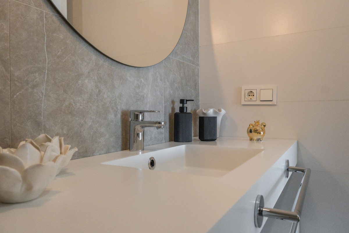 Appartement te koop in Estepona | 3 slaapkamers H5396581