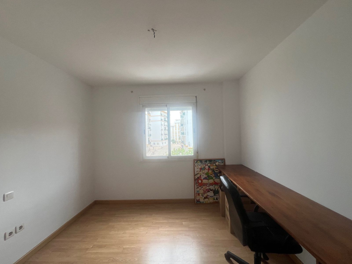 Appartement te koop in Estepona | 4 slaapkamers H5396656