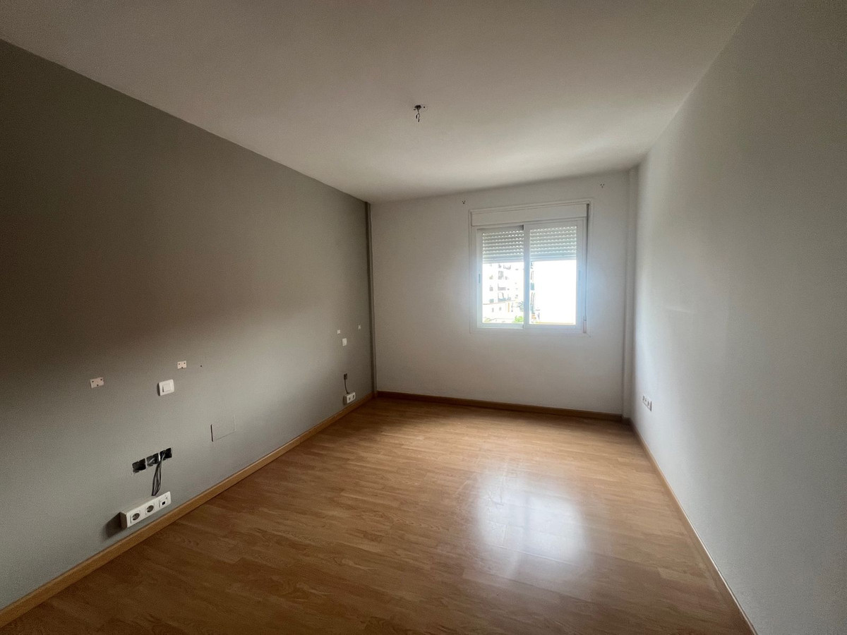 Appartement te koop in Estepona | 4 slaapkamers H5396656