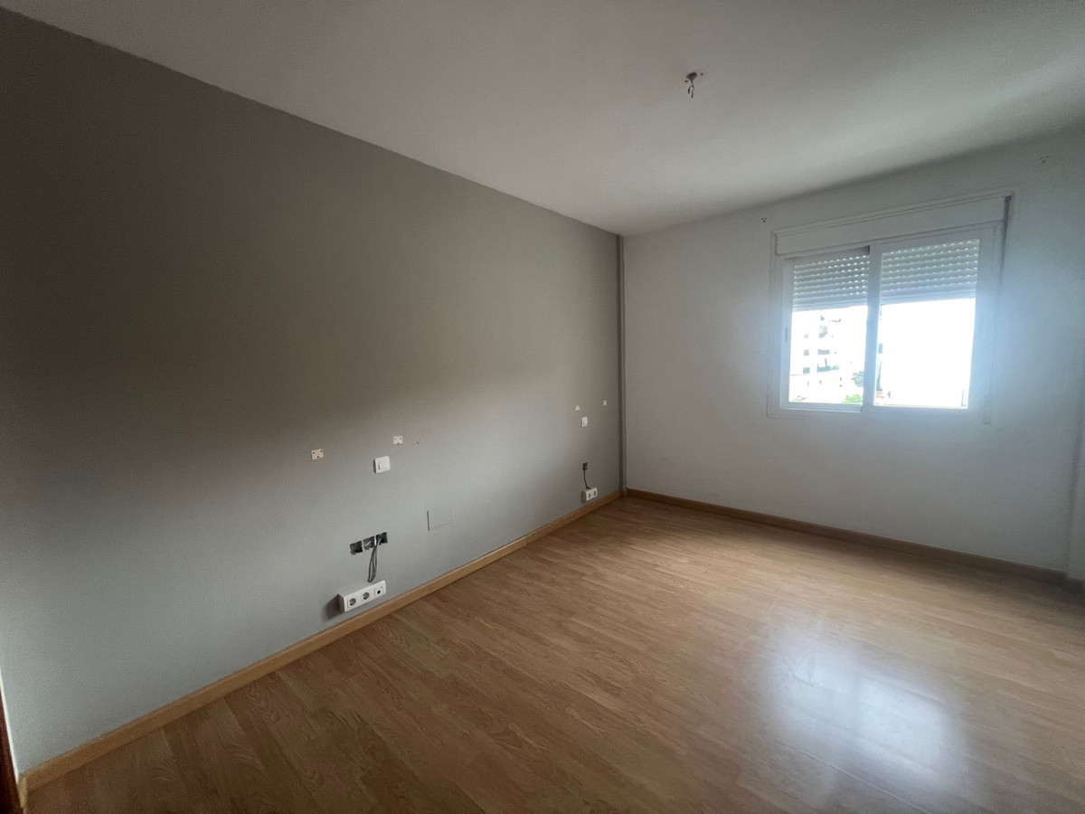 Appartement te koop in Estepona | 4 slaapkamers H5396656