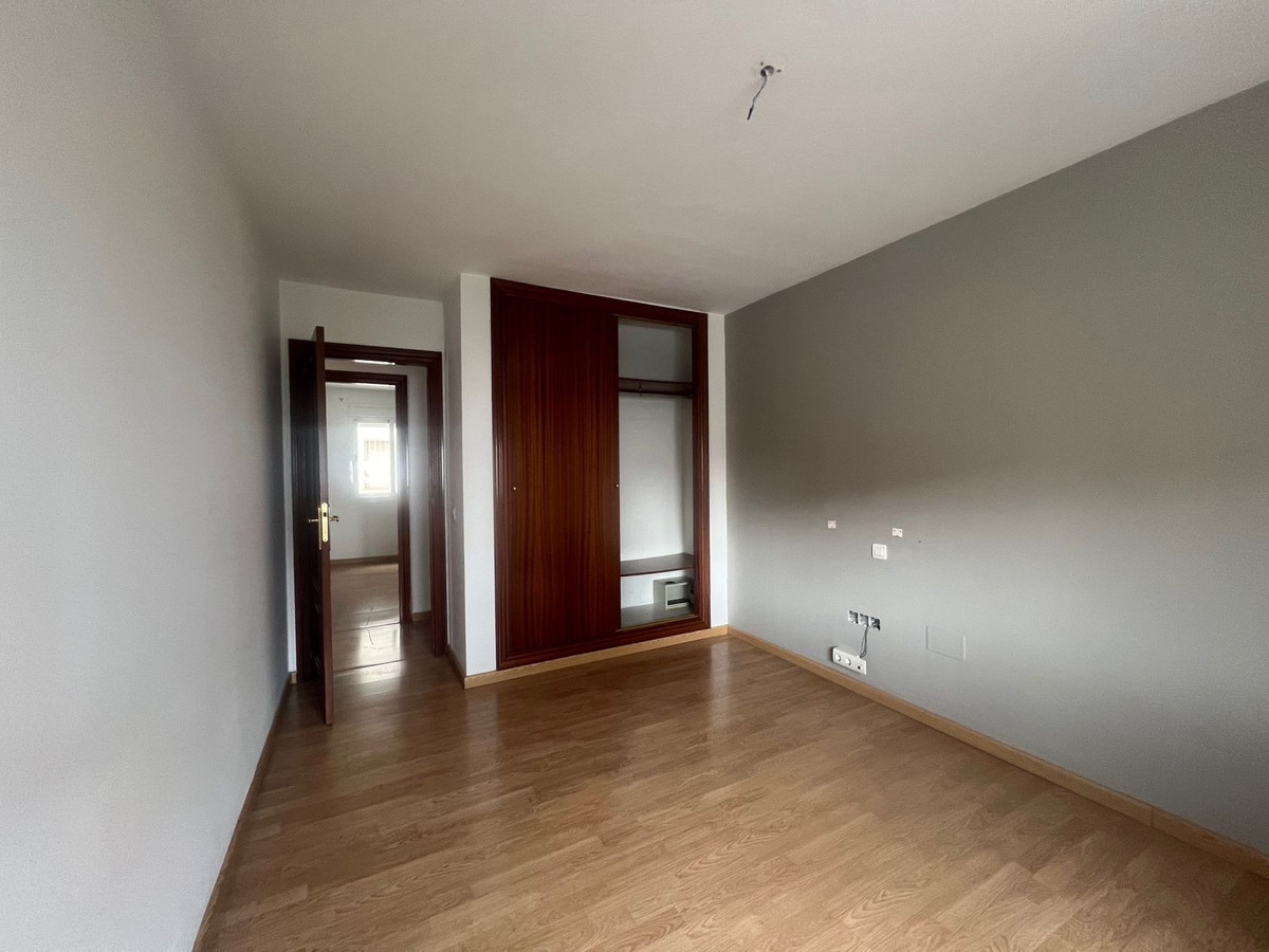 Appartement te koop in Estepona | 4 slaapkamers H5396656