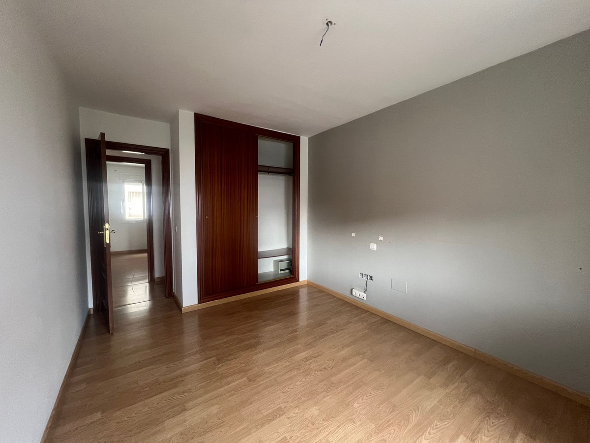 Appartement te koop in Estepona | 4 slaapkamers H5396656