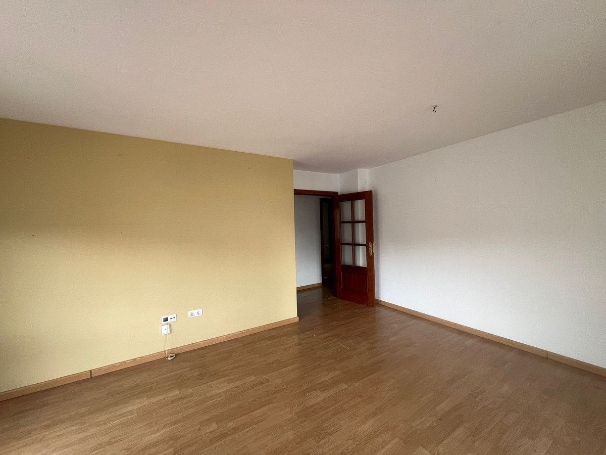 Appartement te koop in Estepona | 4 slaapkamers H5396656