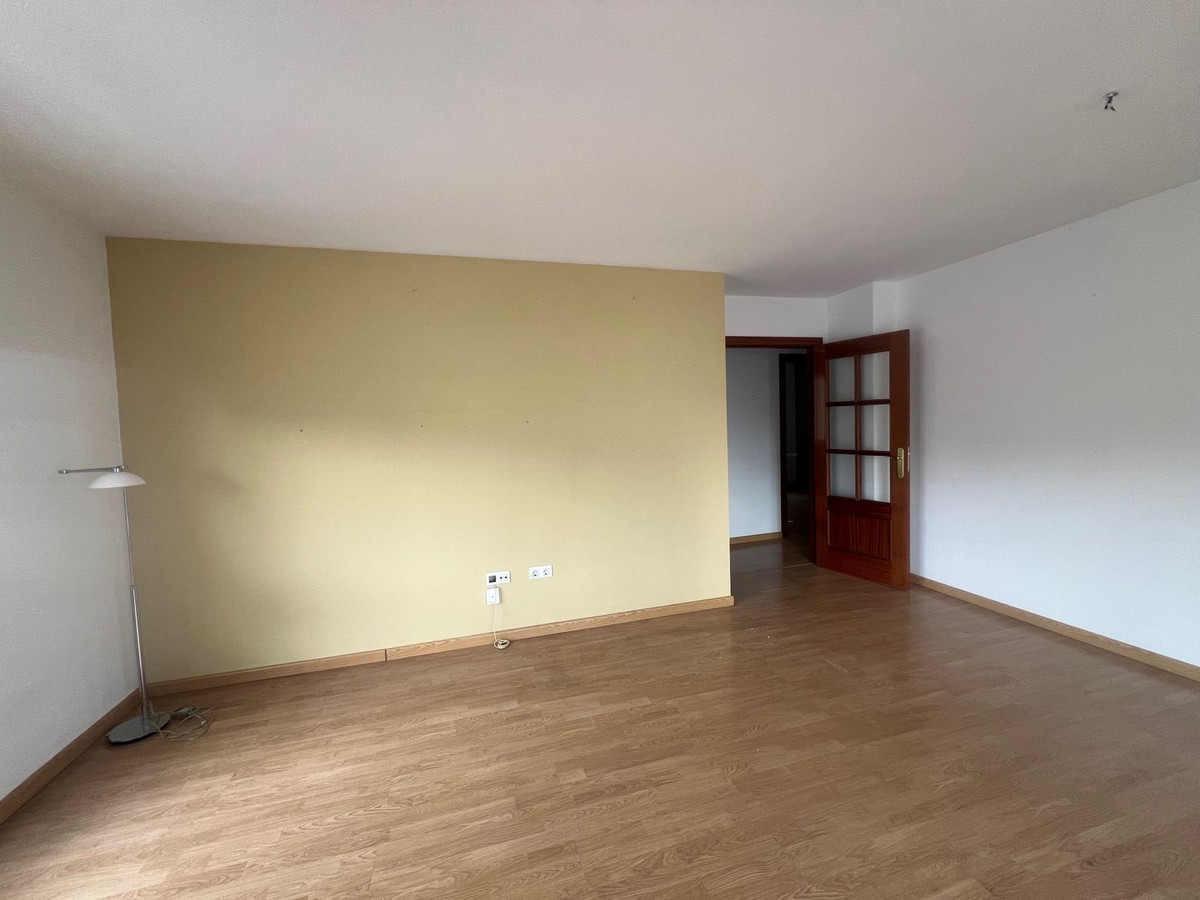 Appartement te koop in Estepona | 4 slaapkamers H5396656
