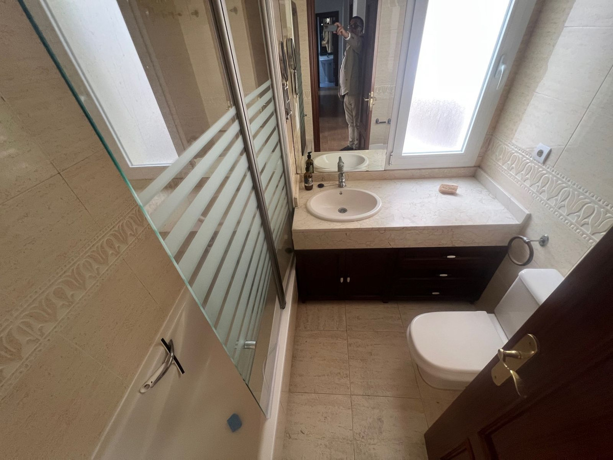 Appartement te koop in Estepona | 4 slaapkamers H5396656