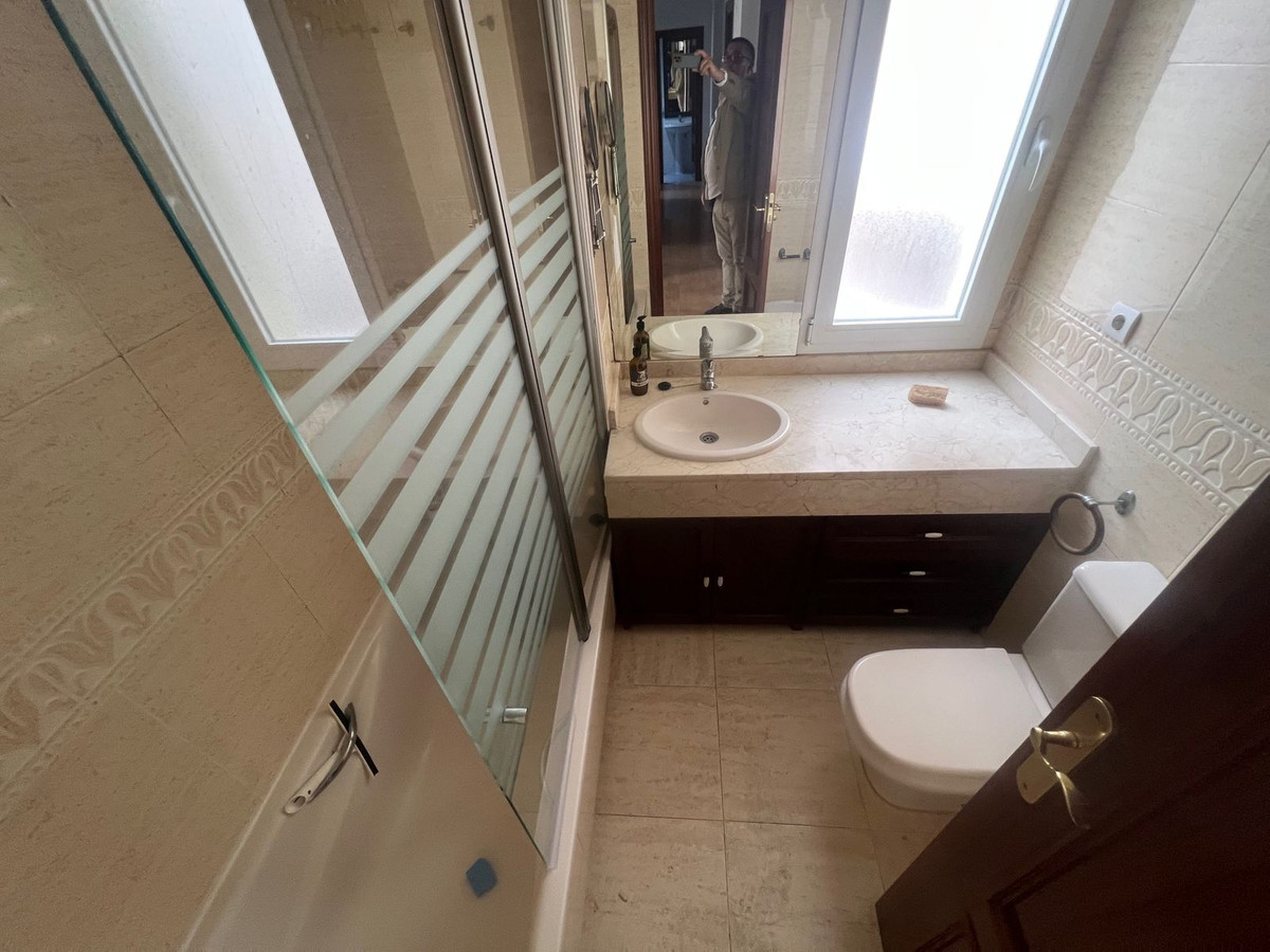 Appartement te koop in Estepona | 4 slaapkamers H5396656
