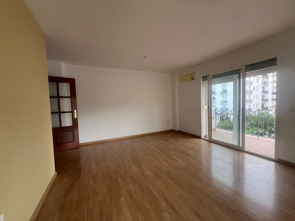 Appartement te koop in Estepona | 4 slaapkamers H5396656