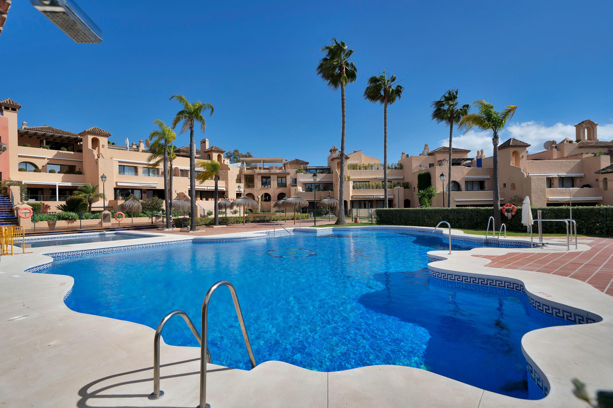 Appartement te koop in Estepona | 2 slaapkamers H5398417