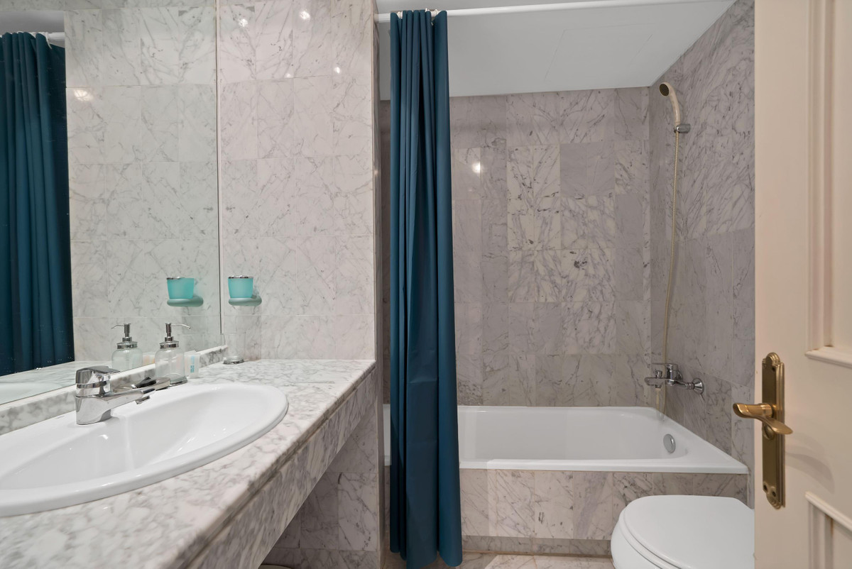 Appartement te koop in Estepona | 2 slaapkamers H5398417